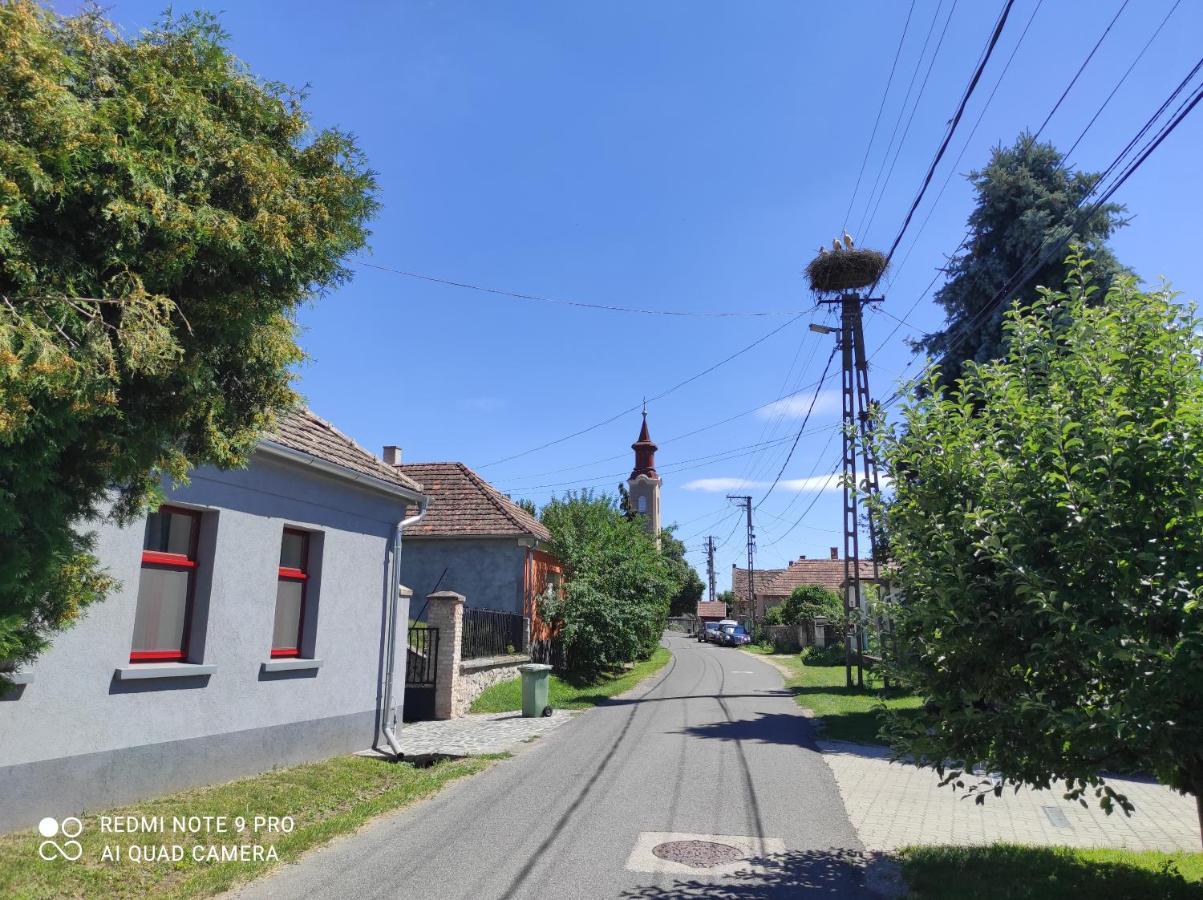 Villa Luis Gólyás háza Raposka Exterior foto